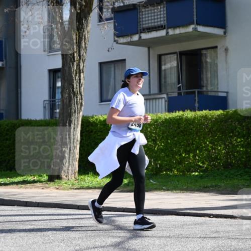 12.04.2026 - 45. Internationalen Wilhelmsburger Insellauf J. Mangold http://msf.ph/oto/9472522 12.04.2026 11:30:02 Ziel 3839, 2697, 2698, 2476, 2498, 4737 meine-sportfotos.de