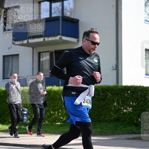 12.04.2026 - 45. Internationalen Wilhelmsburger Insellauf J. Mangold http://msf.ph/oto/9472544 12.04.2026 11:30:10 Ziel 3839, 2697, 2698, 2476, 2498, 4737, 2480 meine-sportfotos.de