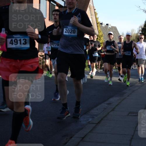 12.04.2026 - 45. Internationalen Wilhelmsburger Insellauf Yannick Fuchs http://msf.ph/oto/9472590 12.04.2026 08:57:39 Laufen 59, 4913, 4377, 4779, 2020, 5238, 4109, 32, 4108 meine-sportfotos.de