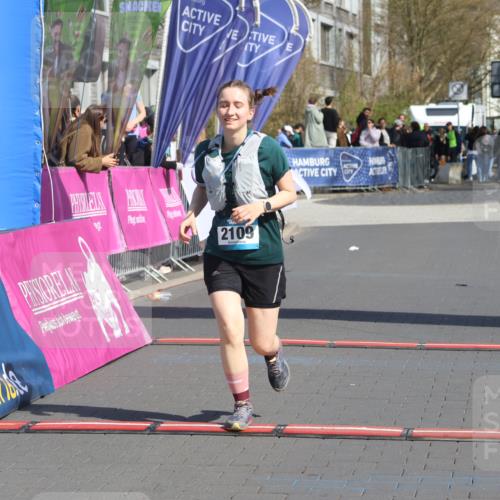 12.04.2026 - 45. Internationalen Wilhelmsburger Insellauf Strokosch-Dieckow http://msf.ph/oto/9472599 12.04.2026 11:29:24 Ziel 2342, 2109 meine-sportfotos.de