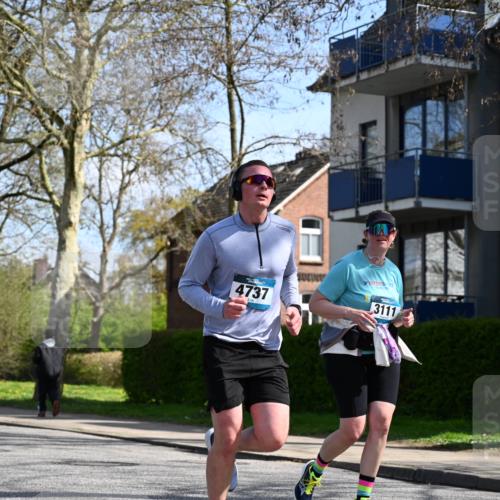12.04.2026 - 45. Internationalen Wilhelmsburger Insellauf J. Mangold http://msf.ph/oto/9472630 12.04.2026 11:30:40 Ziel 4737, 2480, 3111, 2524, 2475, 2279 meine-sportfotos.de