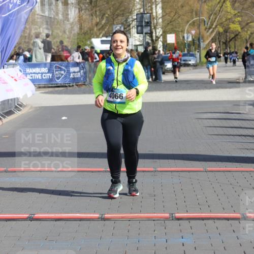 12.04.2026 - 45. Internationalen Wilhelmsburger Insellauf Strokosch-Dieckow http://msf.ph/oto/9472638 12.04.2026 11:29:46 Ziel 4066 meine-sportfotos.de