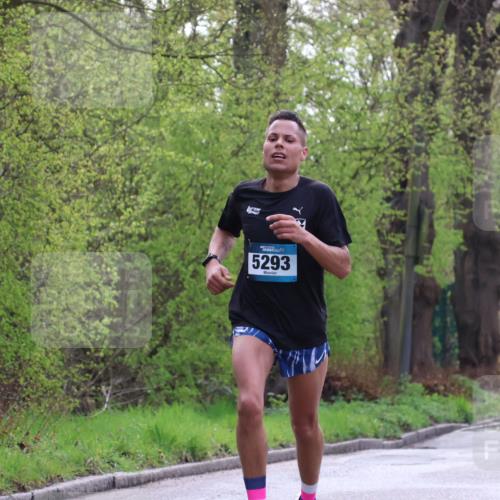 12.04.2026 - 45. Internationalen Wilhelmsburger Insellauf Yannick Fuchs http://msf.ph/oto/9472715 12.04.2026 09:57:05 Laufen 5293 meine-sportfotos.de