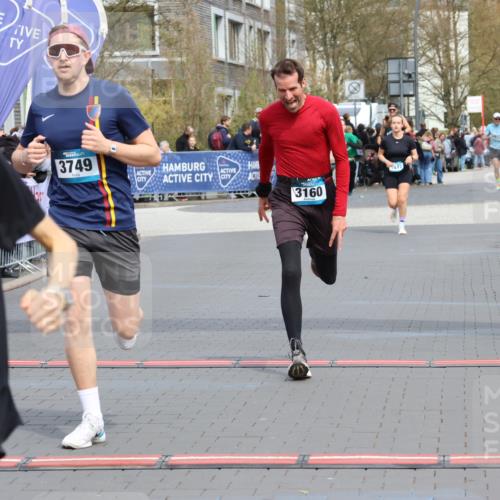 12.04.2026 - 45. Internationalen Wilhelmsburger Insellauf Strokosch-Dieckow http://msf.ph/oto/9472736 12.04.2026 12:53:38 Ziel 4183, 3749, 3160 meine-sportfotos.de