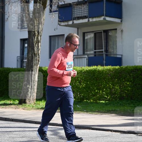 12.04.2026 - 45. Internationalen Wilhelmsburger Insellauf J. Mangold http://msf.ph/oto/9472743 12.04.2026 11:32:50 Ziel 2244, 2245, 3474, 4509, 3474, 4509, 2230, 2233 meine-sportfotos.de