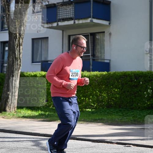 12.04.2026 - 45. Internationalen Wilhelmsburger Insellauf J. Mangold http://msf.ph/oto/9472754 12.04.2026 11:32:50 Ziel 2244, 2245, 3474, 4509, 3474, 4509, 2230, 2233 meine-sportfotos.de
