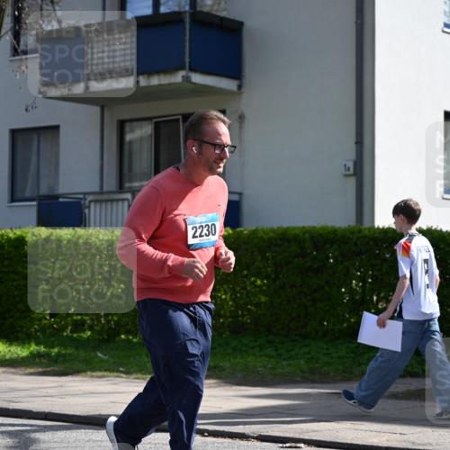 12.04.2026 - 45. Internationalen Wilhelmsburger Insellauf J. Mangold http://msf.ph/oto/9472761 12.04.2026 11:32:50 Ziel 2244, 2245, 3474, 4509, 3474, 4509, 2230, 2233 meine-sportfotos.de