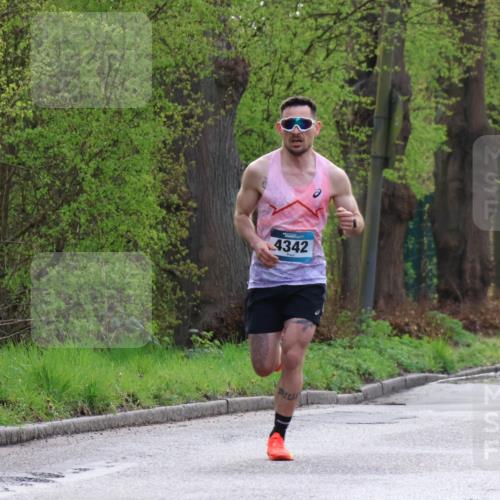 12.04.2026 - 45. Internationalen Wilhelmsburger Insellauf Yannick Fuchs http://msf.ph/oto/9472785 12.04.2026 09:57:46 Laufen 4342 meine-sportfotos.de