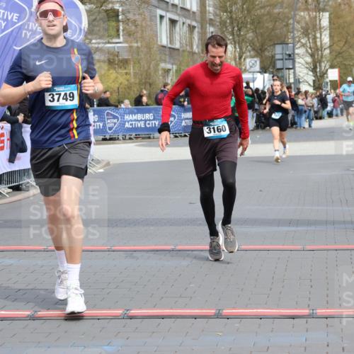 12.04.2026 - 45. Internationalen Wilhelmsburger Insellauf Strokosch-Dieckow http://msf.ph/oto/9472791 12.04.2026 12:53:38 Ziel 4183, 3749, 3160 meine-sportfotos.de