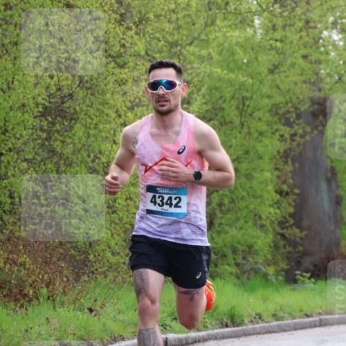 12.04.2026 - 45. Internationalen Wilhelmsburger Insellauf Yannick Fuchs http://msf.ph/oto/9472801 12.04.2026 09:57:47 Laufen 4342 meine-sportfotos.de