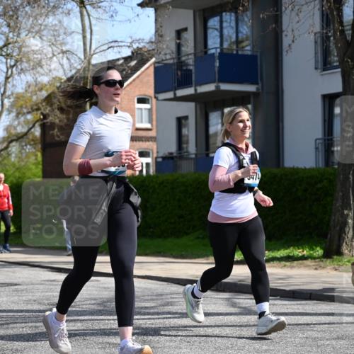 12.04.2026 - 45. Internationalen Wilhelmsburger Insellauf J. Mangold http://msf.ph/oto/9472814 12.04.2026 11:32:59 Ziel 3474, 4509, 2230, 2233, 4939 meine-sportfotos.de