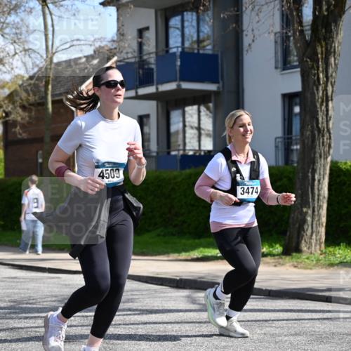 12.04.2026 - 45. Internationalen Wilhelmsburger Insellauf J. Mangold http://msf.ph/oto/9472818 12.04.2026 11:32:59 Ziel 3474, 4509, 2230, 2233, 4939 meine-sportfotos.de