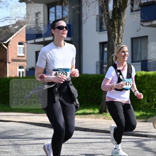 12.04.2026 - 45. Internationalen Wilhelmsburger Insellauf J. Mangold http://msf.ph/oto/9472832 12.04.2026 11:32:59 Ziel 3474, 4509, 2230, 2233, 4939 meine-sportfotos.de