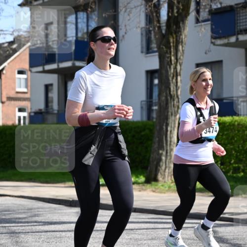 12.04.2026 - 45. Internationalen Wilhelmsburger Insellauf J. Mangold http://msf.ph/oto/9472835 12.04.2026 11:32:59 Ziel 3474, 4509, 2230, 2233, 4939 meine-sportfotos.de