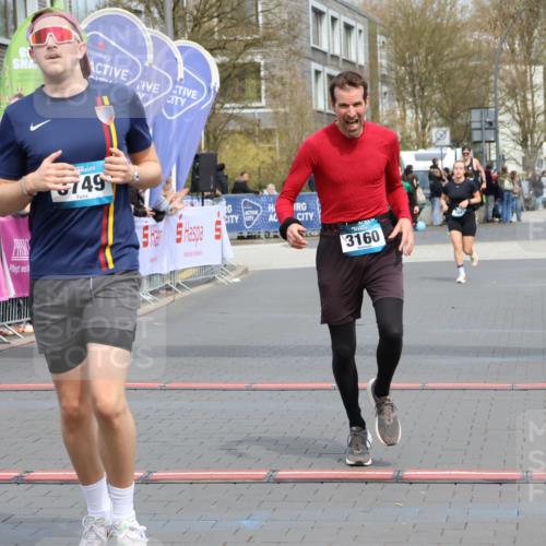 12.04.2026 - 45. Internationalen Wilhelmsburger Insellauf Strokosch-Dieckow http://msf.ph/oto/9472846 12.04.2026 12:53:39 Ziel 4183, 3749, 3160, 5628, 5447 meine-sportfotos.de