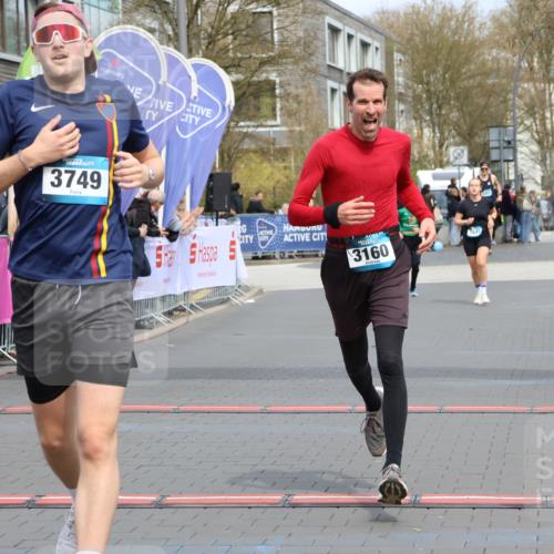 12.04.2026 - 45. Internationalen Wilhelmsburger Insellauf Strokosch-Dieckow http://msf.ph/oto/9472880 12.04.2026 12:53:39 Ziel 4183, 3749, 3160, 5628, 5447 meine-sportfotos.de