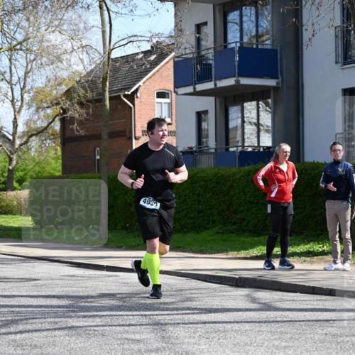 12.04.2026 - 45. Internationalen Wilhelmsburger Insellauf J. Mangold http://msf.ph/oto/9472888 12.04.2026 11:33:18 Ziel 2233, 4939 meine-sportfotos.de