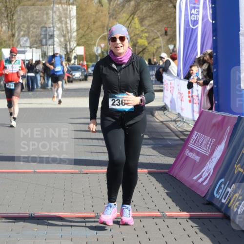 12.04.2026 - 45. Internationalen Wilhelmsburger Insellauf Strokosch-Dieckow http://msf.ph/oto/9472965 12.04.2026 11:30:04 Ziel 2304 meine-sportfotos.de