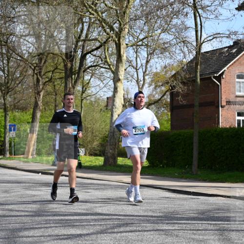 12.04.2026 - 45. Internationalen Wilhelmsburger Insellauf J. Mangold http://msf.ph/oto/9472970 12.04.2026 11:34:45 Ziel 3371, 2703, 4788 meine-sportfotos.de