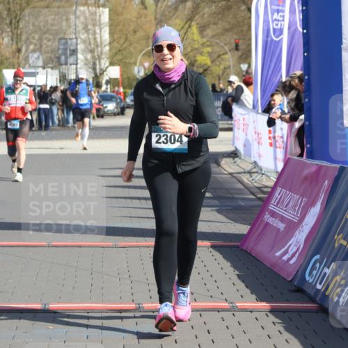 12.04.2026 - 45. Internationalen Wilhelmsburger Insellauf Strokosch-Dieckow http://msf.ph/oto/9472981 12.04.2026 11:30:04 Ziel 2304 meine-sportfotos.de