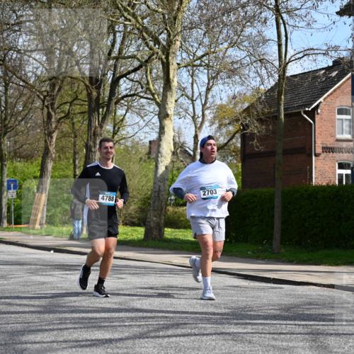 12.04.2026 - 45. Internationalen Wilhelmsburger Insellauf J. Mangold http://msf.ph/oto/9472982 12.04.2026 11:34:45 Ziel 3371, 2703, 4788 meine-sportfotos.de