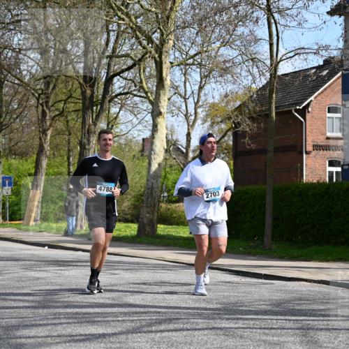 12.04.2026 - 45. Internationalen Wilhelmsburger Insellauf J. Mangold http://msf.ph/oto/9472988 12.04.2026 11:34:45 Ziel 3371, 2703, 4788 meine-sportfotos.de