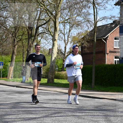 12.04.2026 - 45. Internationalen Wilhelmsburger Insellauf J. Mangold http://msf.ph/oto/9472991 12.04.2026 11:34:45 Ziel 3371, 2703, 4788 meine-sportfotos.de