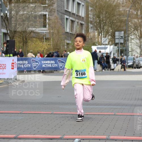 12.04.2026 - 45. Internationalen Wilhelmsburger Insellauf Strokosch-Dieckow http://msf.ph/oto/9473040 12.04.2026 13:35:00 Ziel 5166 meine-sportfotos.de