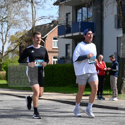 12.04.2026 - 45. Internationalen Wilhelmsburger Insellauf J. Mangold http://msf.ph/oto/9473060 12.04.2026 11:34:47 Ziel 3371, 2703, 4788 meine-sportfotos.de