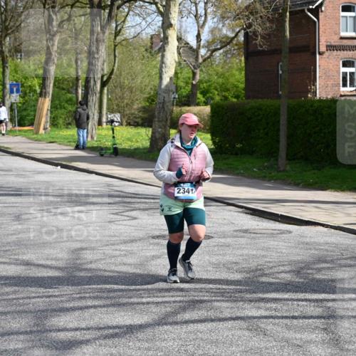 12.04.2026 - 45. Internationalen Wilhelmsburger Insellauf J. Mangold http://msf.ph/oto/9473070 12.04.2026 11:35:21 Ziel 2341 meine-sportfotos.de