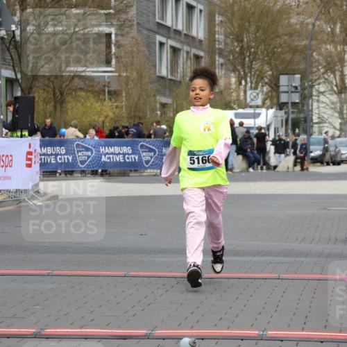 12.04.2026 - 45. Internationalen Wilhelmsburger Insellauf Strokosch-Dieckow http://msf.ph/oto/9473087 12.04.2026 13:35:00 Ziel 5166 meine-sportfotos.de