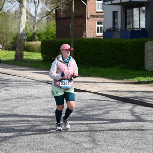12.04.2026 - 45. Internationalen Wilhelmsburger Insellauf J. Mangold http://msf.ph/oto/9473095 12.04.2026 11:35:22 Ziel 2341 meine-sportfotos.de