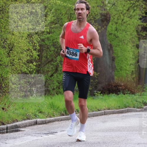 12.04.2026 - 45. Internationalen Wilhelmsburger Insellauf Yannick Fuchs http://msf.ph/oto/9473132 12.04.2026 09:59:18 Laufen 4086 meine-sportfotos.de