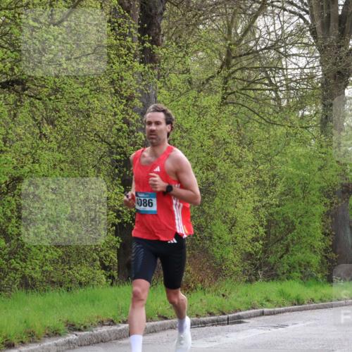 12.04.2026 - 45. Internationalen Wilhelmsburger Insellauf Yannick Fuchs http://msf.ph/oto/9473152 12.04.2026 09:59:20 Laufen 4086 meine-sportfotos.de