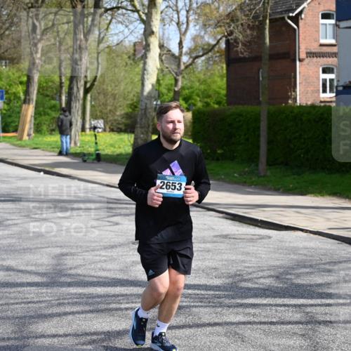 12.04.2026 - 45. Internationalen Wilhelmsburger Insellauf J. Mangold http://msf.ph/oto/9473153 12.04.2026 11:36:06 Ziel 4174, 2653, 2428, 2427 meine-sportfotos.de