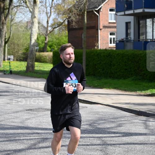 12.04.2026 - 45. Internationalen Wilhelmsburger Insellauf J. Mangold http://msf.ph/oto/9473169 12.04.2026 11:36:06 Ziel 4174, 2653, 2428, 2427 meine-sportfotos.de