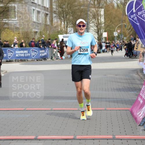 12.04.2026 - 45. Internationalen Wilhelmsburger Insellauf Strokosch-Dieckow http://msf.ph/oto/9473174 12.04.2026 12:53:48 Ziel 5464, 5358 meine-sportfotos.de