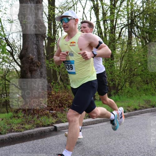 12.04.2026 - 45. Internationalen Wilhelmsburger Insellauf Yannick Fuchs http://msf.ph/oto/9473265 12.04.2026 09:59:46 Laufen 439 meine-sportfotos.de
