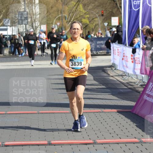 12.04.2026 - 45. Internationalen Wilhelmsburger Insellauf Strokosch-Dieckow http://msf.ph/oto/9473358 12.04.2026 11:30:26 Ziel 3839 meine-sportfotos.de