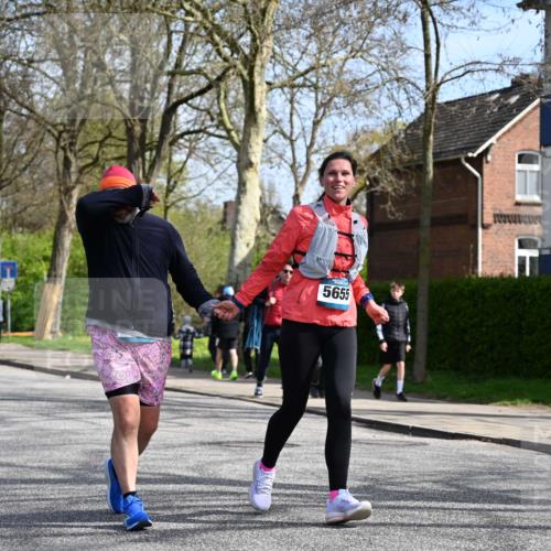 12.04.2026 - 45. Internationalen Wilhelmsburger Insellauf J. Mangold http://msf.ph/oto/9473397 12.04.2026 11:38:02 Ziel 5948, 5655, 5656, 3354 meine-sportfotos.de