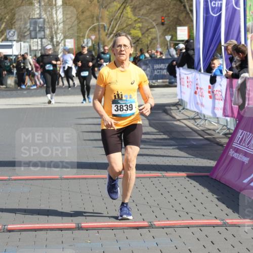 12.04.2026 - 45. Internationalen Wilhelmsburger Insellauf Strokosch-Dieckow http://msf.ph/oto/9473413 12.04.2026 11:30:26 Ziel 3839 meine-sportfotos.de