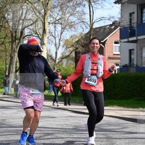 12.04.2026 - 45. Internationalen Wilhelmsburger Insellauf J. Mangold http://msf.ph/oto/9473424 12.04.2026 11:38:02 Ziel 5948, 5655, 5656, 3354 meine-sportfotos.de