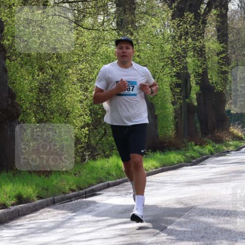 12.04.2026 - 45. Internationalen Wilhelmsburger Insellauf Yannick Fuchs http://msf.ph/oto/9473433 12.04.2026 10:01:10 Laufen 67 meine-sportfotos.de
