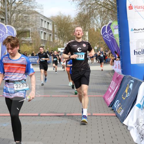 12.04.2026 - 45. Internationalen Wilhelmsburger Insellauf Strokosch-Dieckow http://msf.ph/oto/9473440 12.04.2026 12:54:08 Ziel 4317, 5227, 3294, 3520, 5143 meine-sportfotos.de