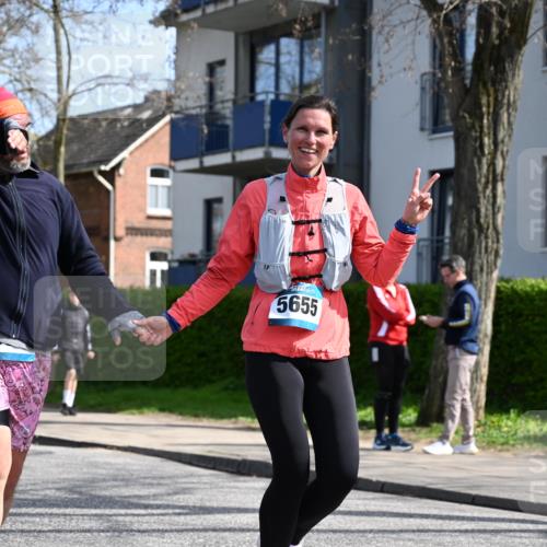 12.04.2026 - 45. Internationalen Wilhelmsburger Insellauf J. Mangold http://msf.ph/oto/9473452 12.04.2026 11:38:03 Ziel 5948, 5655, 5656, 3354 meine-sportfotos.de