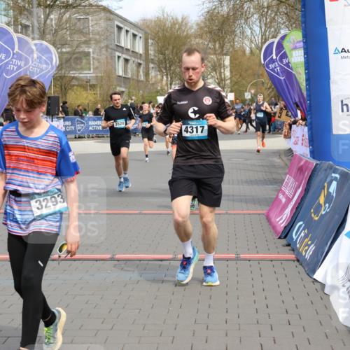 12.04.2026 - 45. Internationalen Wilhelmsburger Insellauf Strokosch-Dieckow http://msf.ph/oto/9473521 12.04.2026 12:54:08 Ziel 4317, 5227, 3294, 3520, 5143 meine-sportfotos.de
