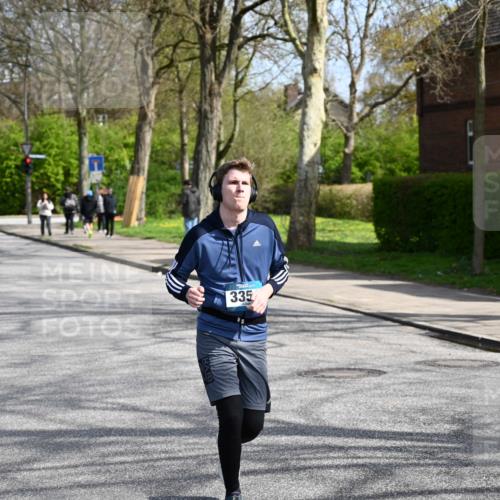 12.04.2026 - 45. Internationalen Wilhelmsburger Insellauf J. Mangold http://msf.ph/oto/9473565 12.04.2026 11:38:28 Ziel 5655, 5656, 3354, 2955, 2955 meine-sportfotos.de
