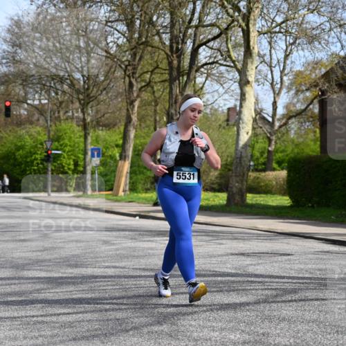 12.04.2026 - 45. Internationalen Wilhelmsburger Insellauf J. Mangold http://msf.ph/oto/9473611 12.04.2026 11:39:16 Ziel 5531 meine-sportfotos.de