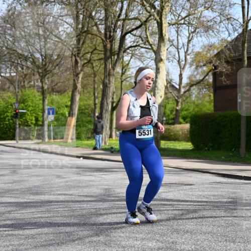 12.04.2026 - 45. Internationalen Wilhelmsburger Insellauf J. Mangold http://msf.ph/oto/9473618 12.04.2026 11:39:16 Ziel 5531 meine-sportfotos.de