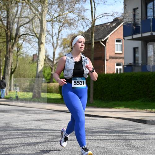 12.04.2026 - 45. Internationalen Wilhelmsburger Insellauf J. Mangold http://msf.ph/oto/9473652 12.04.2026 11:39:17 Ziel 5531 meine-sportfotos.de